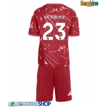 Maglie da calcio Liverpool Victor Munoz #23 Prima Maglia Bambino 2026-27 Manica Corta + Pantaloni corti)